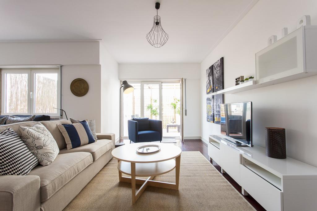 Joivy Superb 1-Bed Apt With Workspace And Terrace, Close To Avenida Da Liberdade リスボン エクステリア 写真