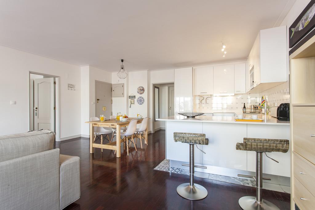 Joivy Superb 1-Bed Apt With Workspace And Terrace, Close To Avenida Da Liberdade リスボン エクステリア 写真