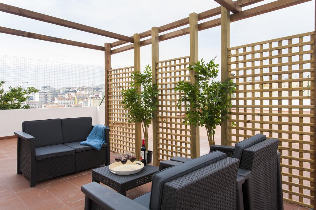 Joivy Superb 1-Bed Apt With Workspace And Terrace, Close To Avenida Da Liberdade リスボン エクステリア 写真